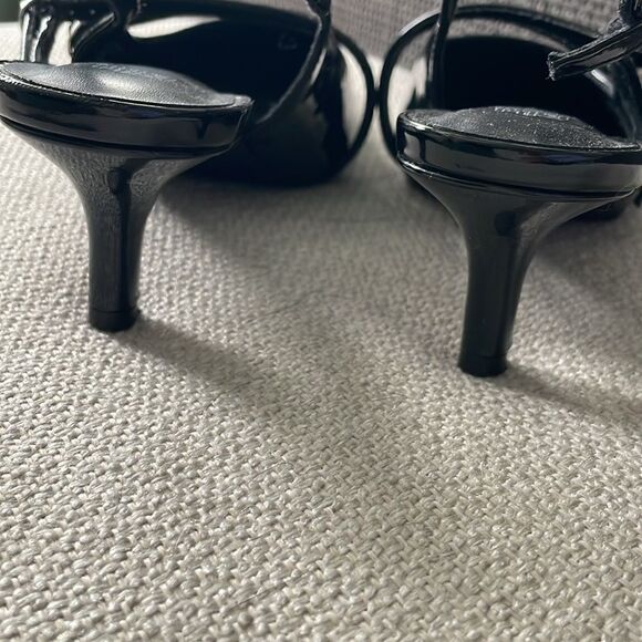 Wild Fable Black Patent Leather Slingback Kitten Heels - Picture 6 of 8